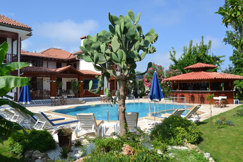 Palma Rosa Hotel Camyuva Bagian luar foto