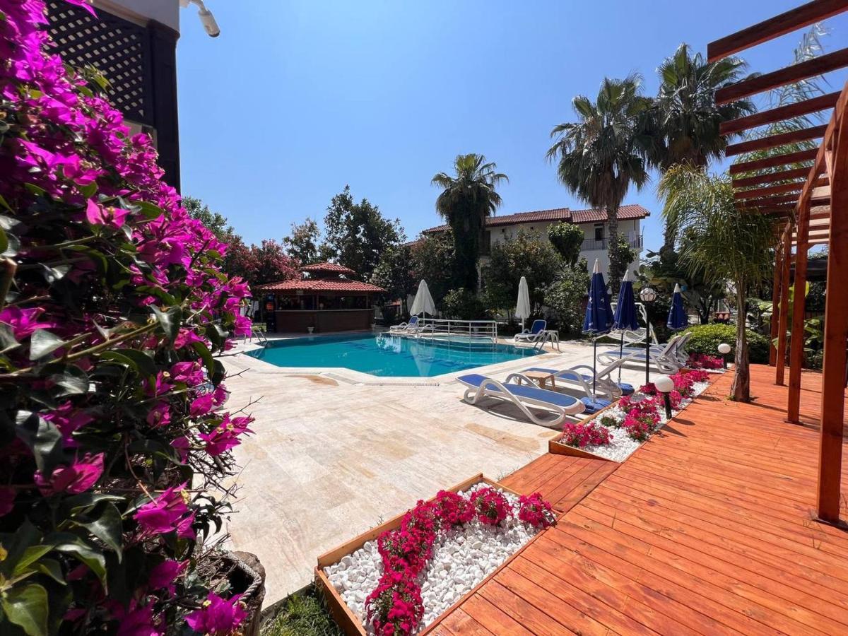 Palma Rosa Hotel Camyuva Bagian luar foto