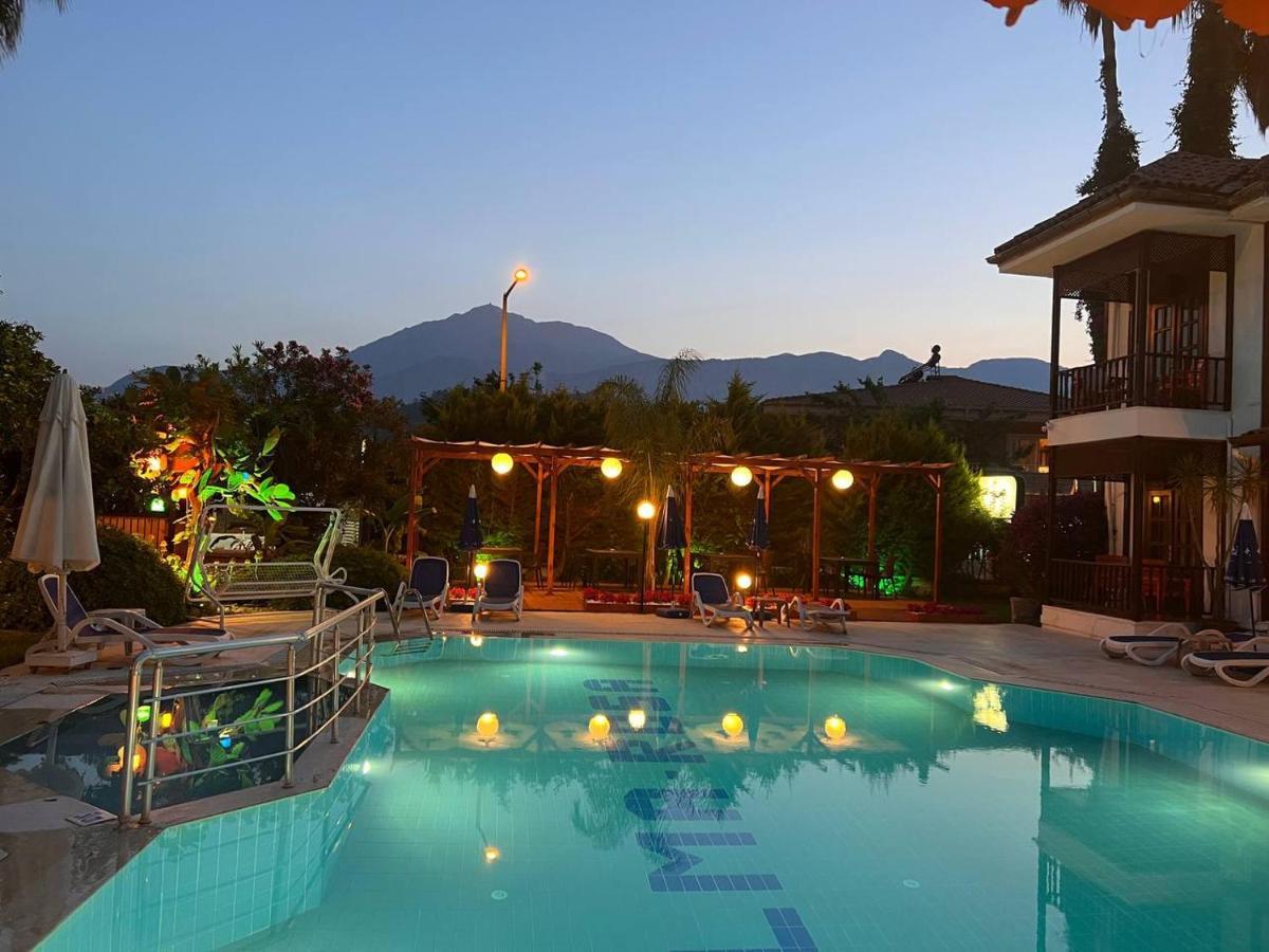 Palma Rosa Hotel Camyuva Bagian luar foto