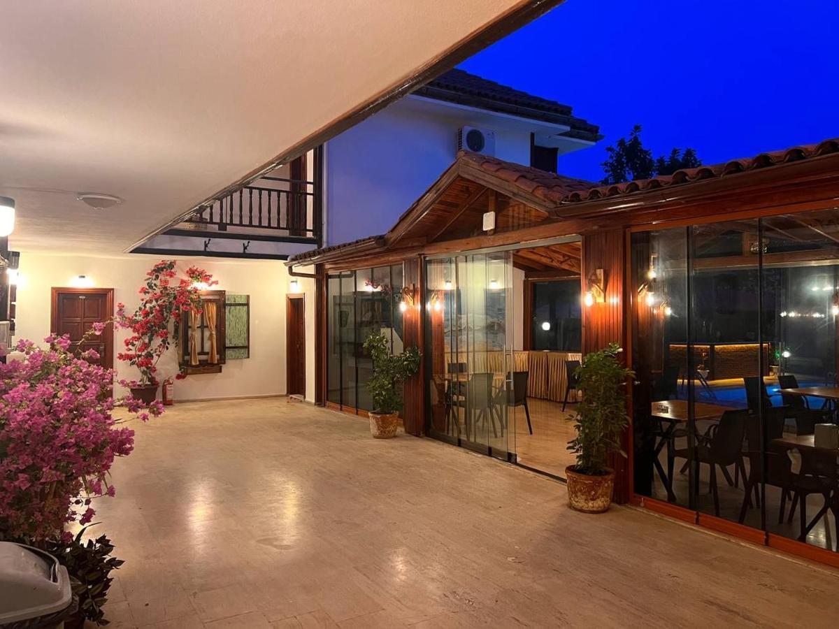 Palma Rosa Hotel Camyuva Bagian luar foto